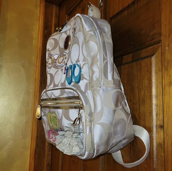 Coach Signature Poppy Applique Backpack Rare Limited Edition F17939 - Picture 6 of 16